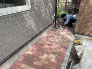 アプローチ（園路）（三条市）