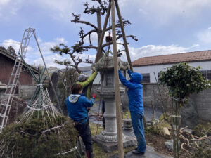 灯篭修繕（燕市）