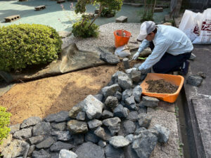 和風庭園の石組み、延段（加茂市）