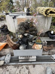 庭園の郷保内　（道の駅　保内）　　　創作石組ミニ水景の設置（三条市）