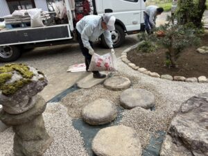 枯山水の庭園（三条市）